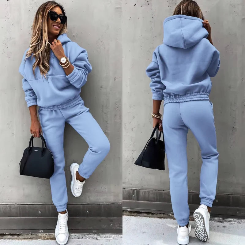 Women's Jogging Set | Breathable Two-Piece Tracksuit for Winter Wear 1