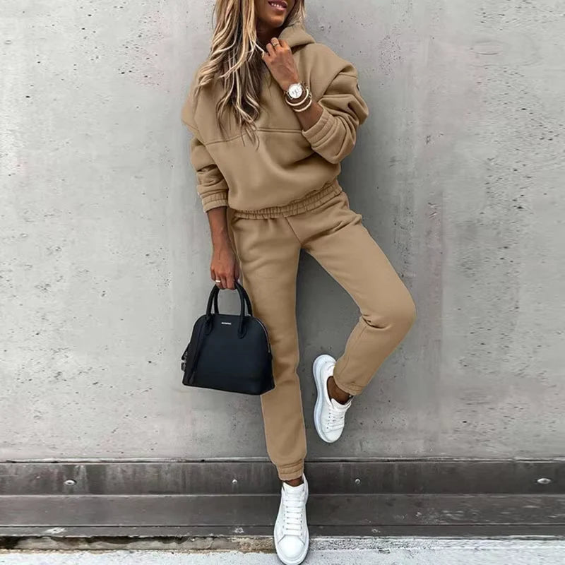Women's Jogging Set | Breathable Two-Piece Tracksuit for Winter Wear 2
