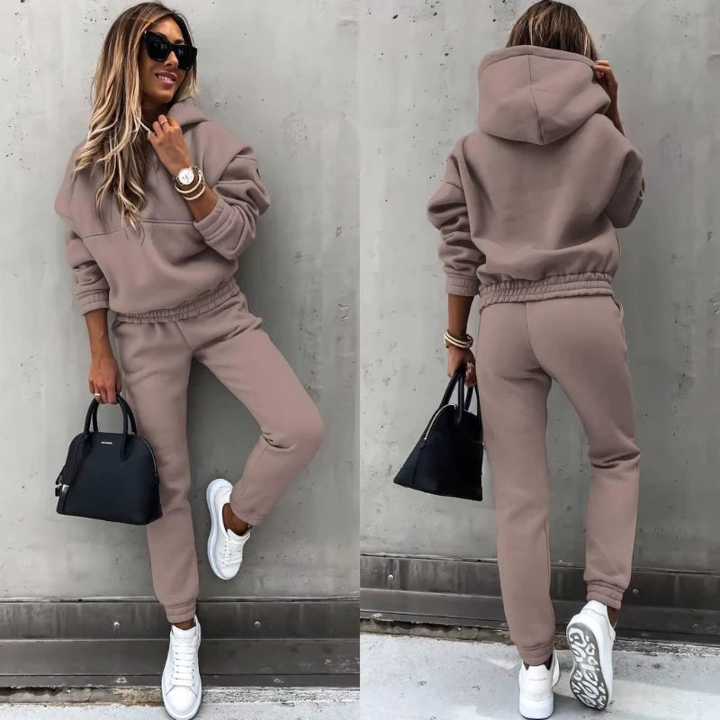 Women's Jogging Set | Breathable Two-Piece Tracksuit for Winter Wear 5