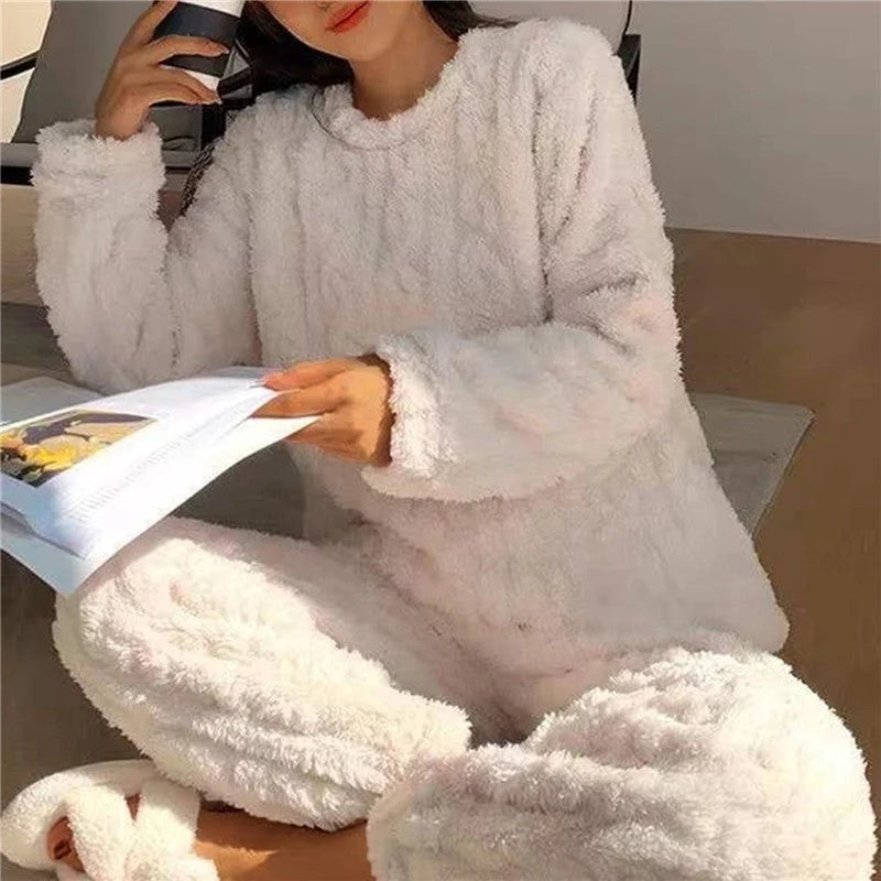 Women's Pajama Sets | Fluffy Fabric, Relaxed Fit 2