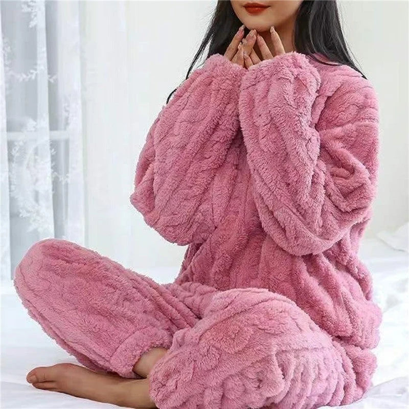 Women's Pajama Sets | Fluffy Fabric, Relaxed Fit 3